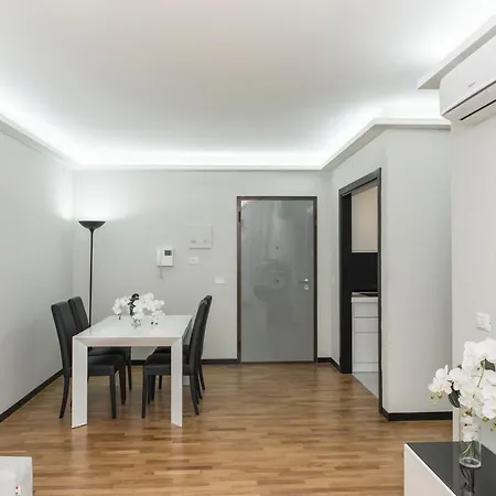 Porta Romana 3*